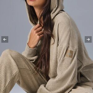 ALO Yoga Women's Tan Ribbed Hoodie Sweater & Pants - MUSE